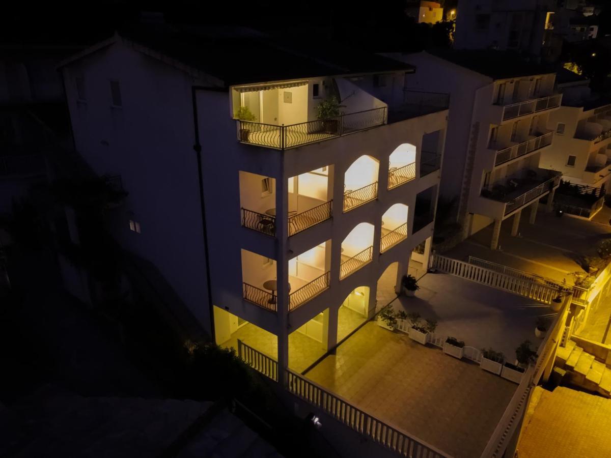 Larus Apartman *